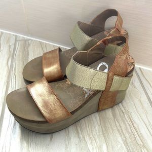 Gold platform wedge, Size 7, by OTBT